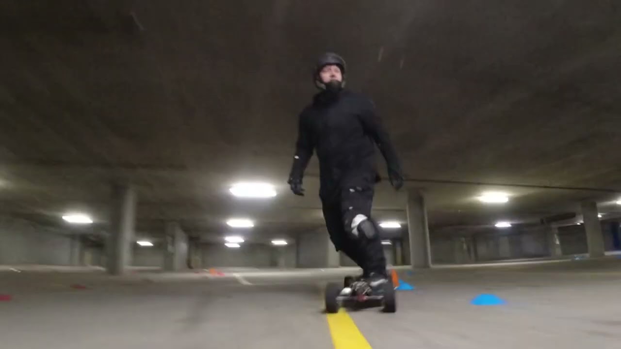18S Lacroix Prototipo on Stooge 3-Link Trucks - Electric Skateboard Racing - Track Footage