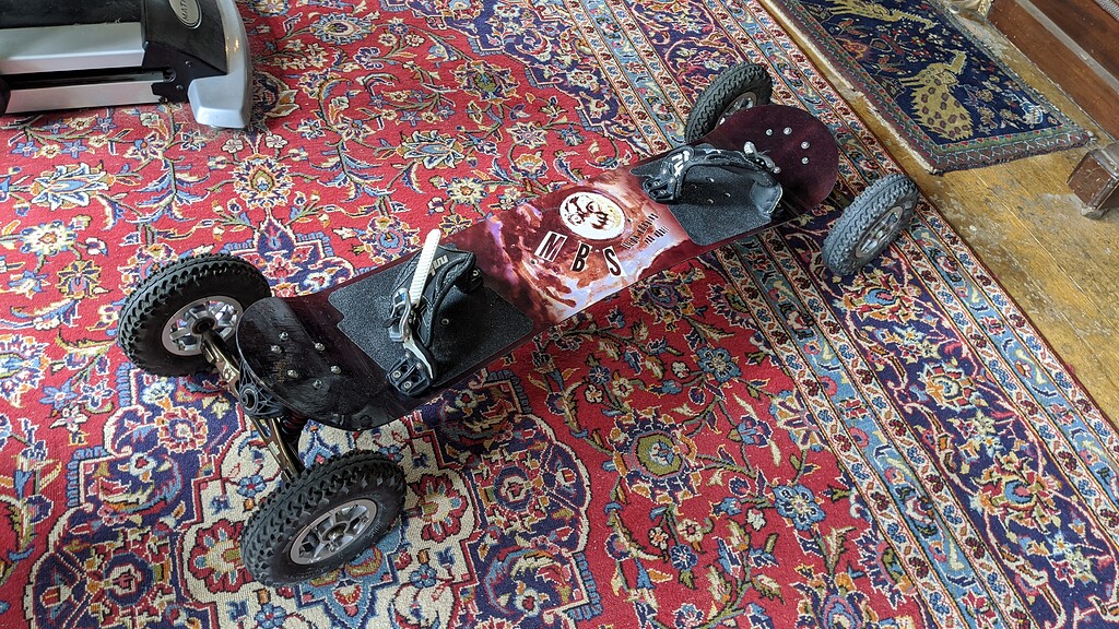 MBS マウンテンボード　LEON ROBBINS PRO16 The Dirt Box - Mountainboard Blog: MBS Leon Robbins Pro 16