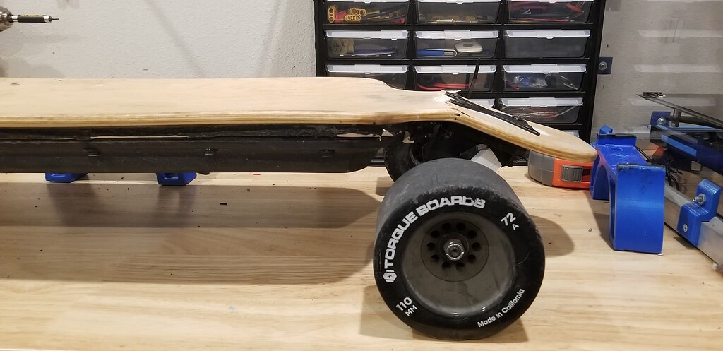 Switchblade 40 - Chief Night • Landyachtz