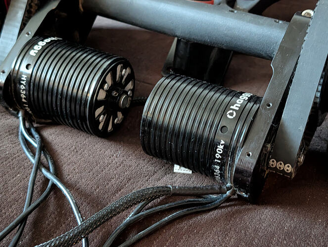 PXL_20251201_213553833