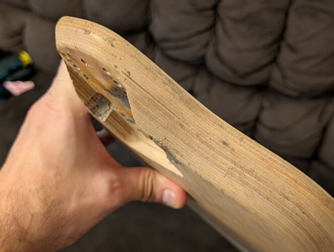 PXL_20251201_222357112