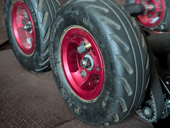 PXL_20251201_213601696