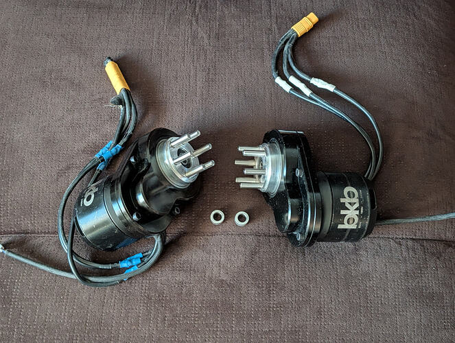 PXL_20251201_210752307