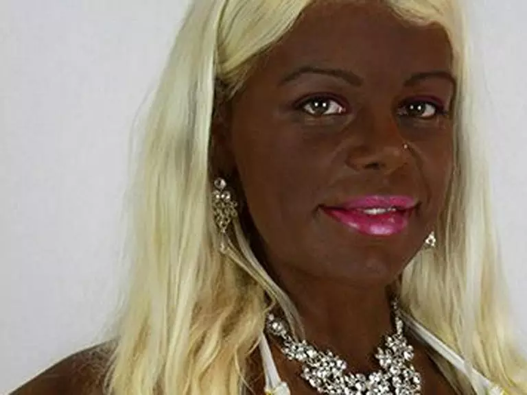 martina-big-schwarze-barbie-quer